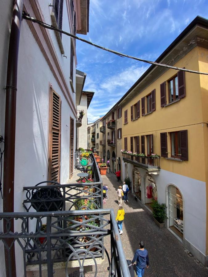 Appartamento La casa del corso Arona Esterno foto