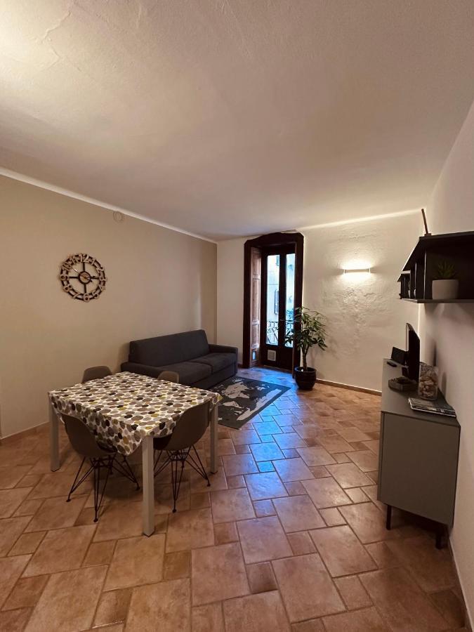 Appartamento La casa del corso Arona Esterno foto