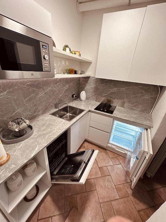 Appartamento La casa del corso Arona Esterno foto